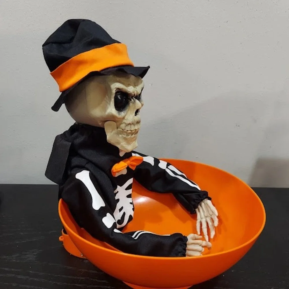 Magic Power Co 2007‎ Animated Skeleton Candy Bowl Halloween Motion Prop Orange